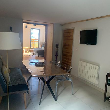 Le Sarana : 75M2, Calme, Belle Vue Avec Terrasse. Διαμέρισμα Λε Ντεζ Αλπ Εξωτερικό φωτογραφία