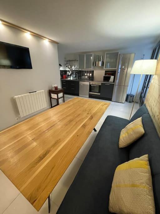 Le Sarana : 75M2, Calme, Belle Vue Avec Terrasse. Διαμέρισμα Λε Ντεζ Αλπ Εξωτερικό φωτογραφία
