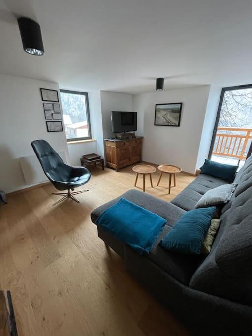 Le Sarana : 75M2, Calme, Belle Vue Avec Terrasse. Διαμέρισμα Λε Ντεζ Αλπ Εξωτερικό φωτογραφία